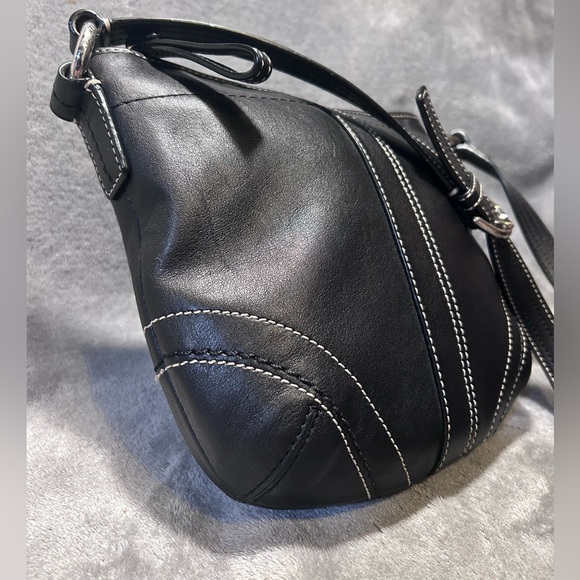 Coach Soho Black Leather Shoulder Hobo w/ Silver Hardware - Picture 6 of 11